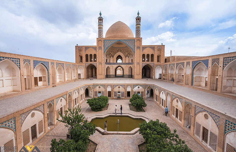بنای تاریخی مسجد آقابزرگ در تور کاشان