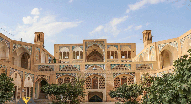مسجد و مدرسه آقا بزرگ در تور کاشان